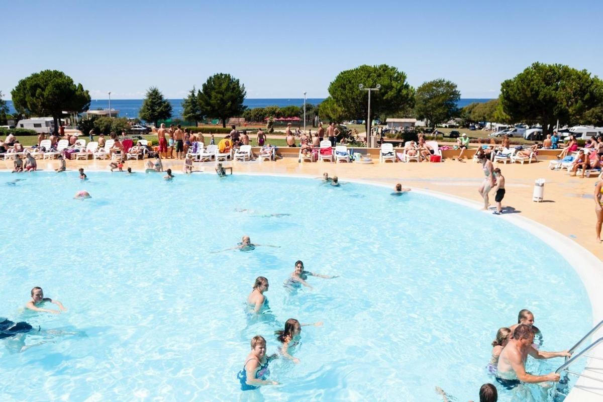 Adriamar Mobile Homes In Camping Park ウマグ エクステリア 写真