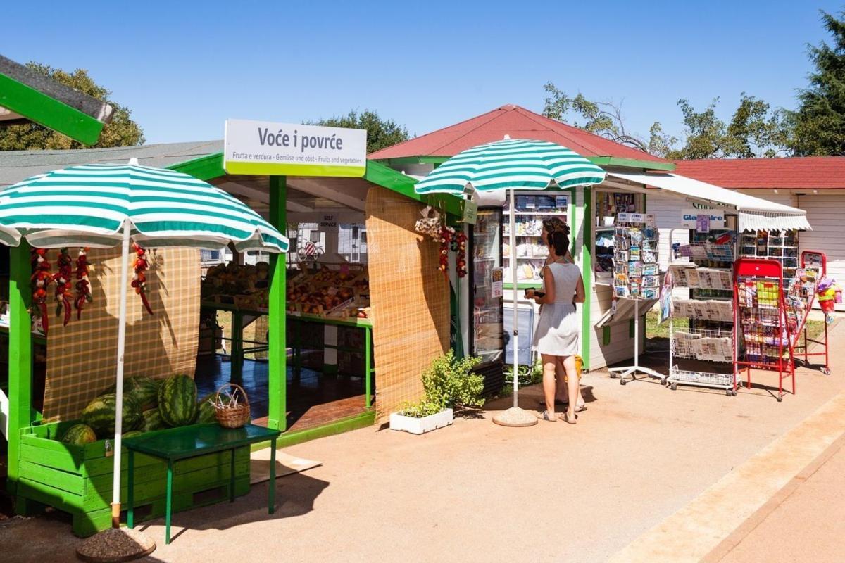 Adriamar Mobile Homes In Camping Park ウマグ エクステリア 写真