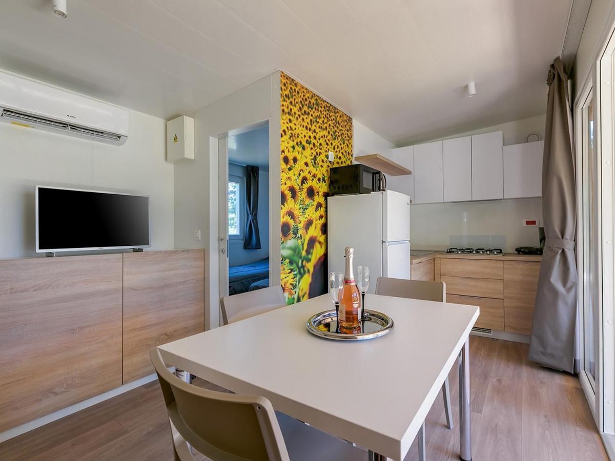 Adriamar Mobile Homes In Camping Park ウマグ エクステリア 写真