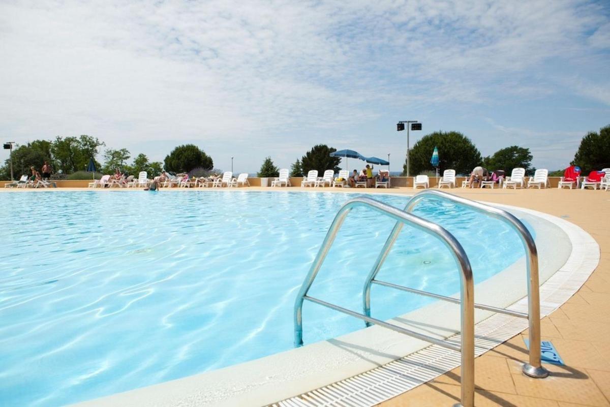 Adriamar Mobile Homes In Camping Park ウマグ エクステリア 写真