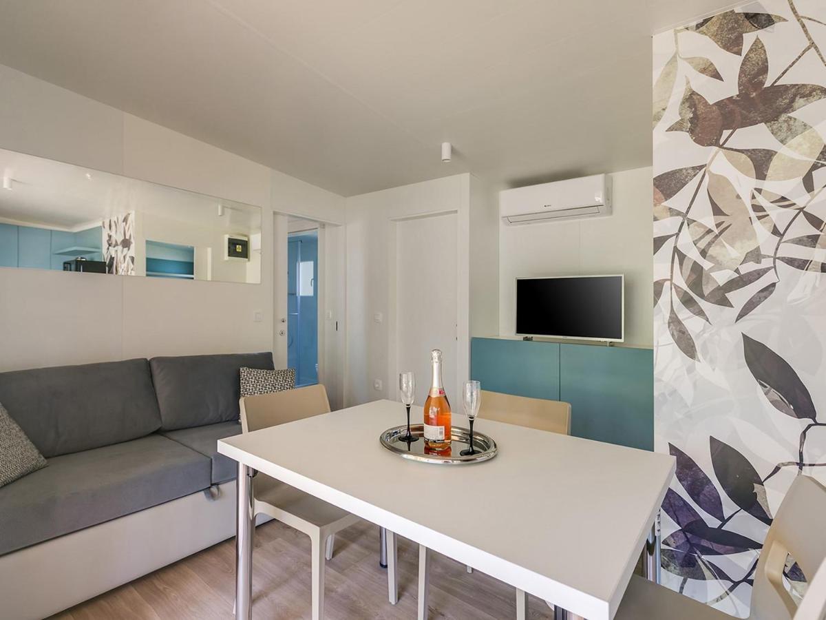 Adriamar Mobile Homes In Camping Park ウマグ エクステリア 写真