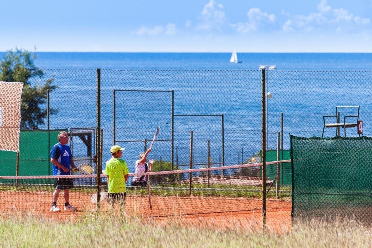 Adriamar Mobile Homes In Camping Park ウマグ エクステリア 写真