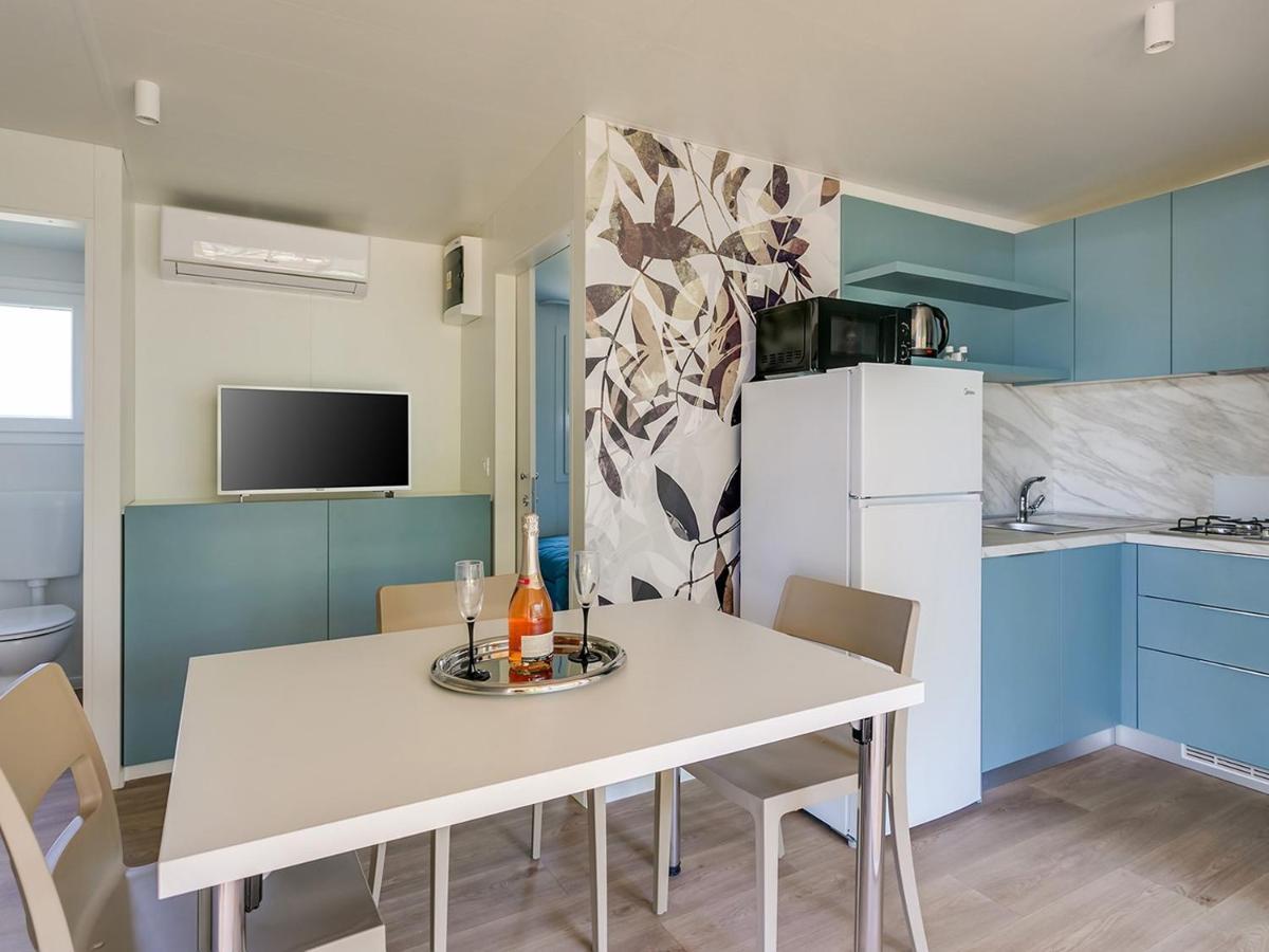 Adriamar Mobile Homes In Camping Park ウマグ エクステリア 写真