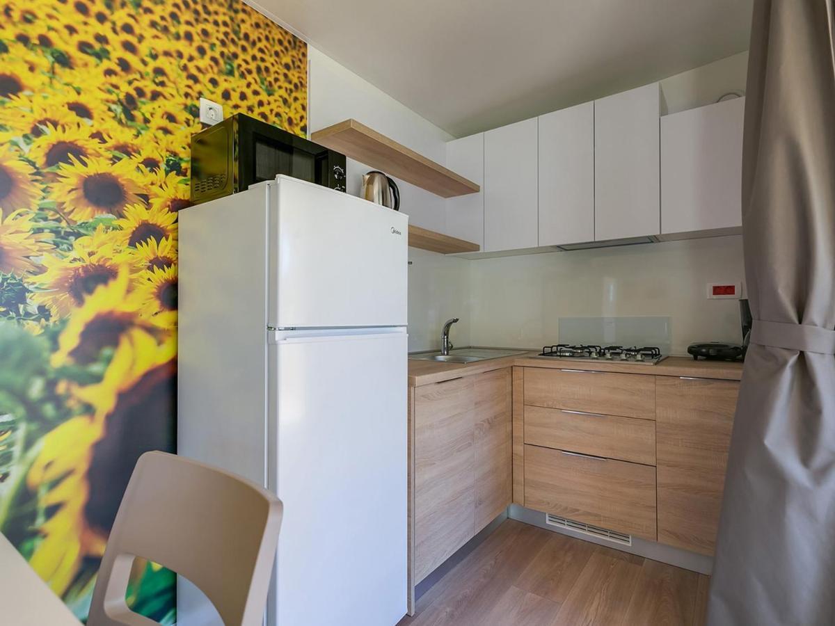Adriamar Mobile Homes In Camping Park ウマグ エクステリア 写真