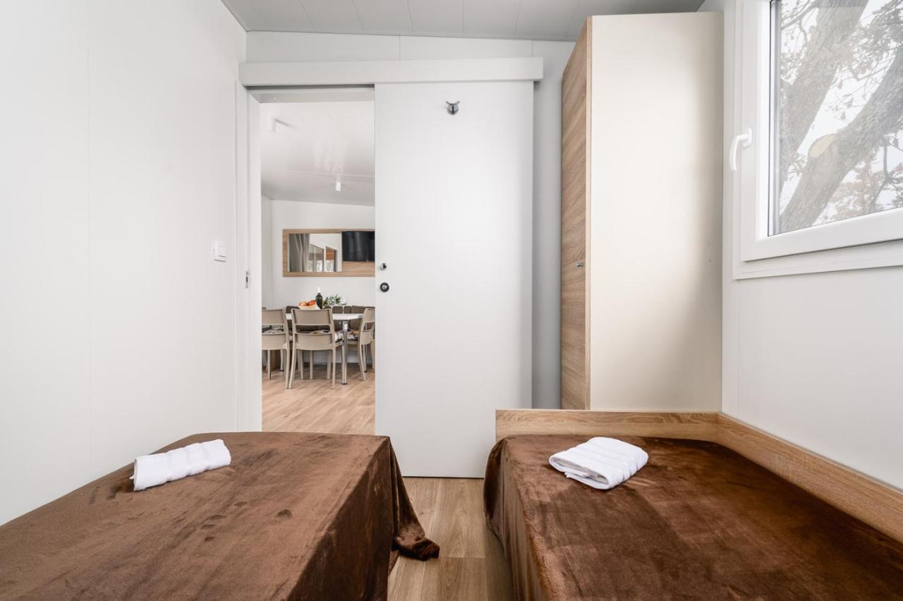 Adriamar Mobile Homes In Camping Park ウマグ エクステリア 写真